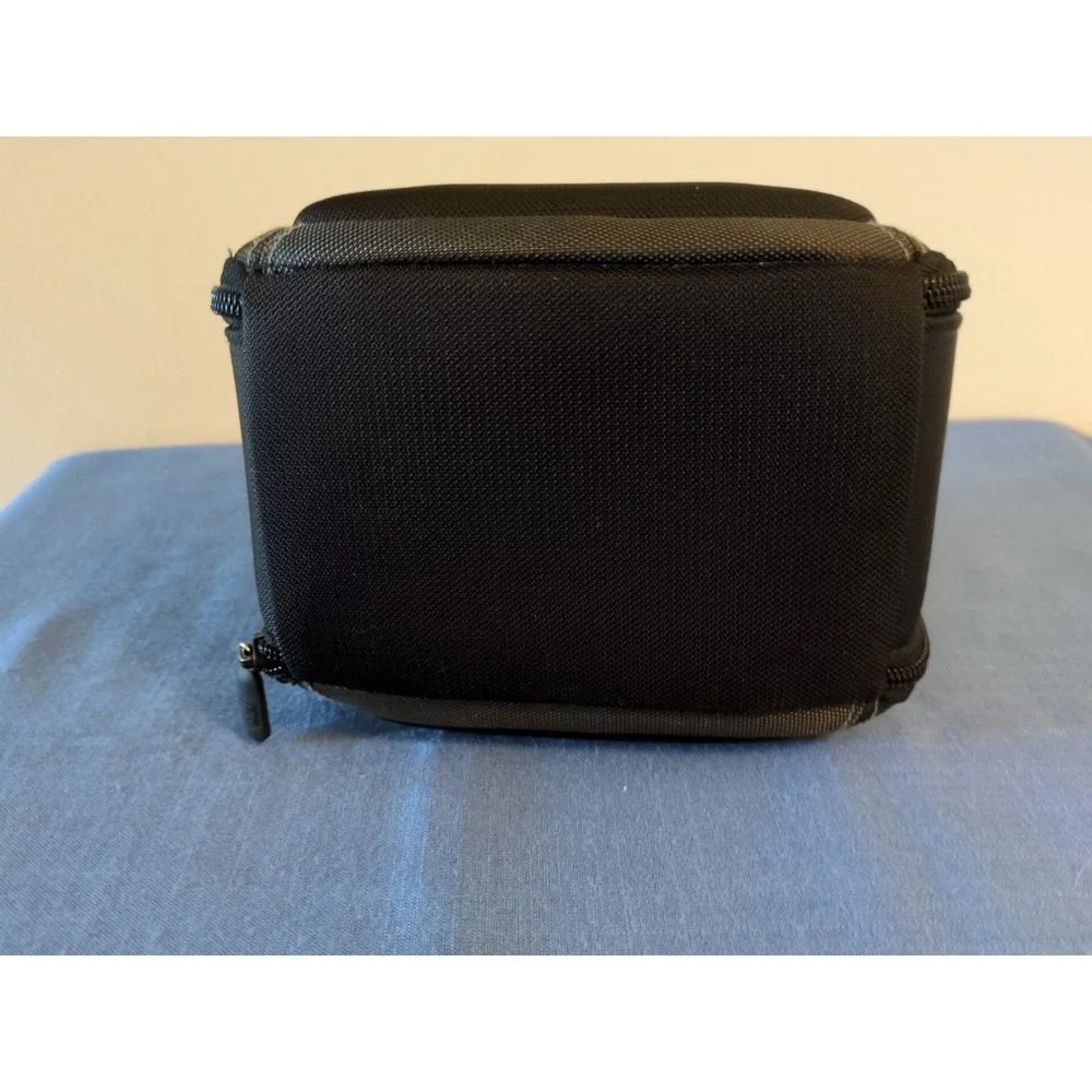 Case Logic 6 in high 7 in wide 5 In Deep Multi Compartment Bag